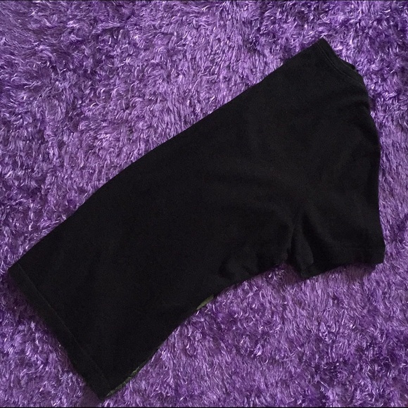 White Stag Tee floral black and green small t-shirt - Picture 5 of 6